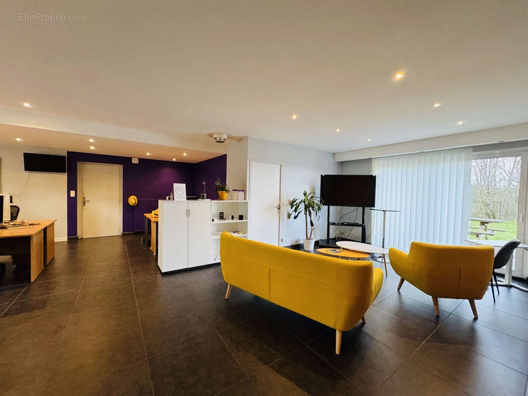 Commerce à SAINT-JUST-MALMONT