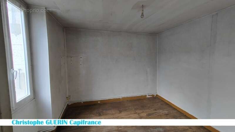 Maison à MONTIGNAC-CHARENTE