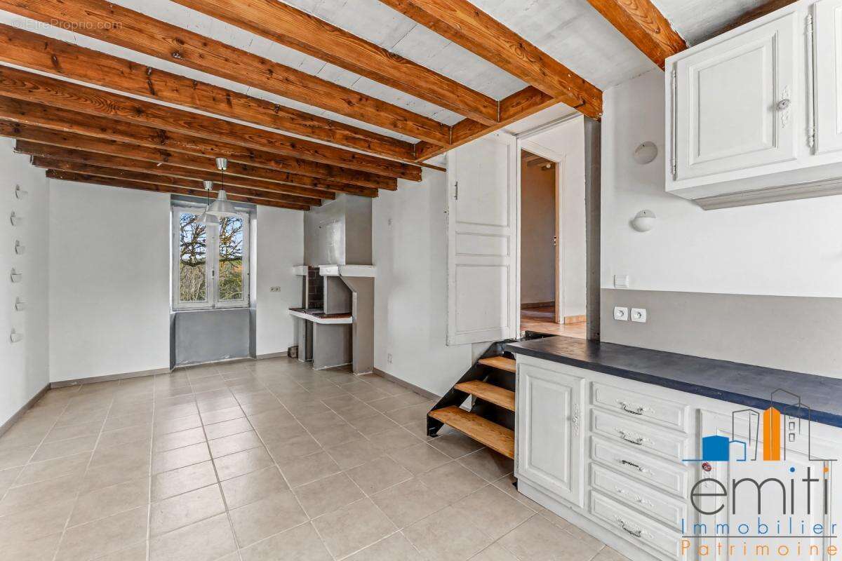 Maison à SALLES-SUR-L'HERS