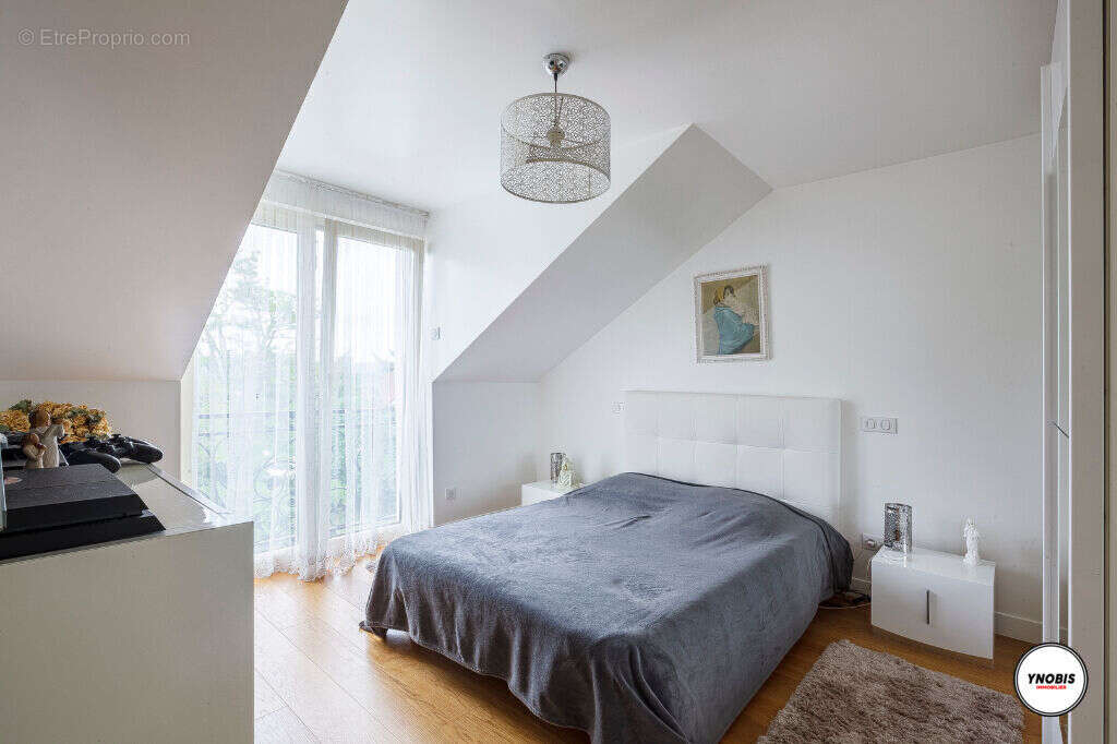 Maison à VERNEUIL-SUR-SEINE