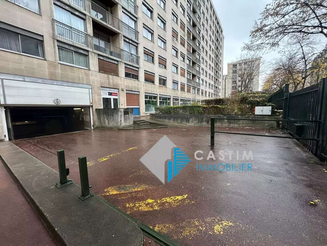 Parking à PARIS-14E