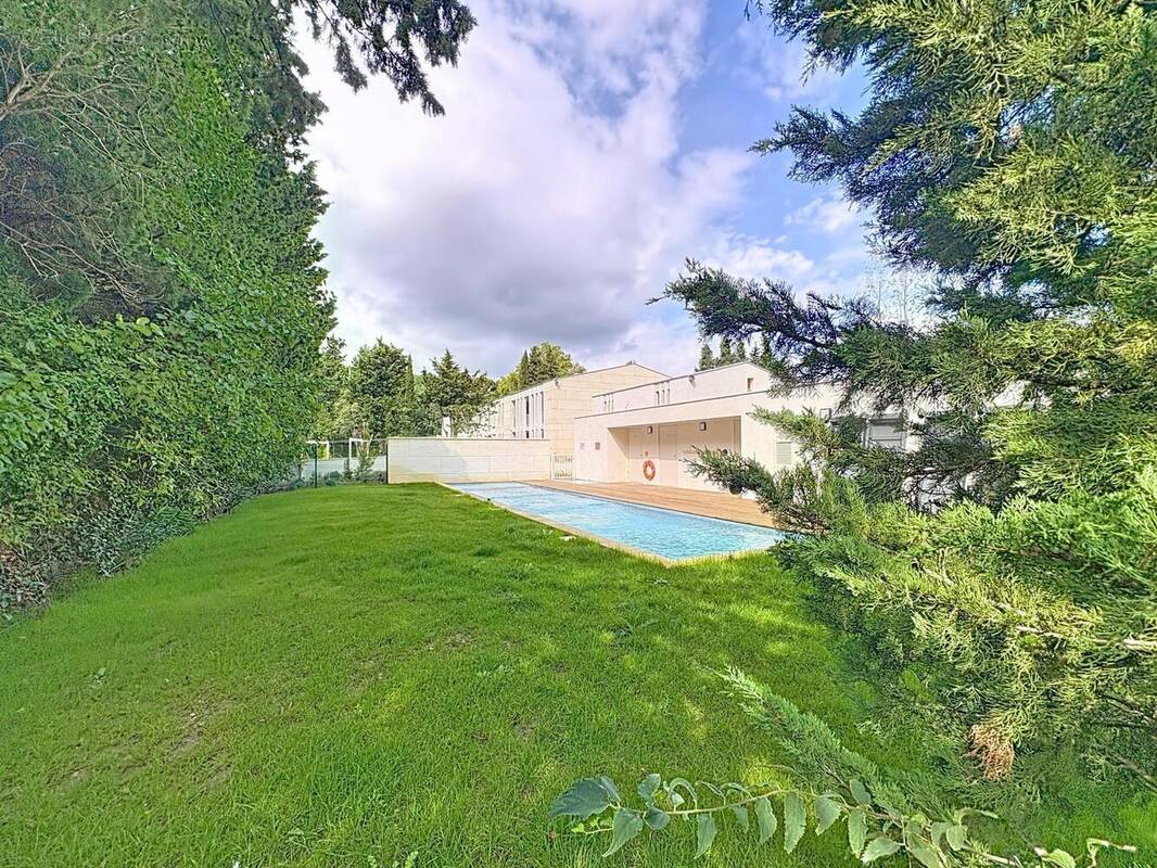 Photo 1 - Appartement à VILLENEUVE-LES-AVIGNON