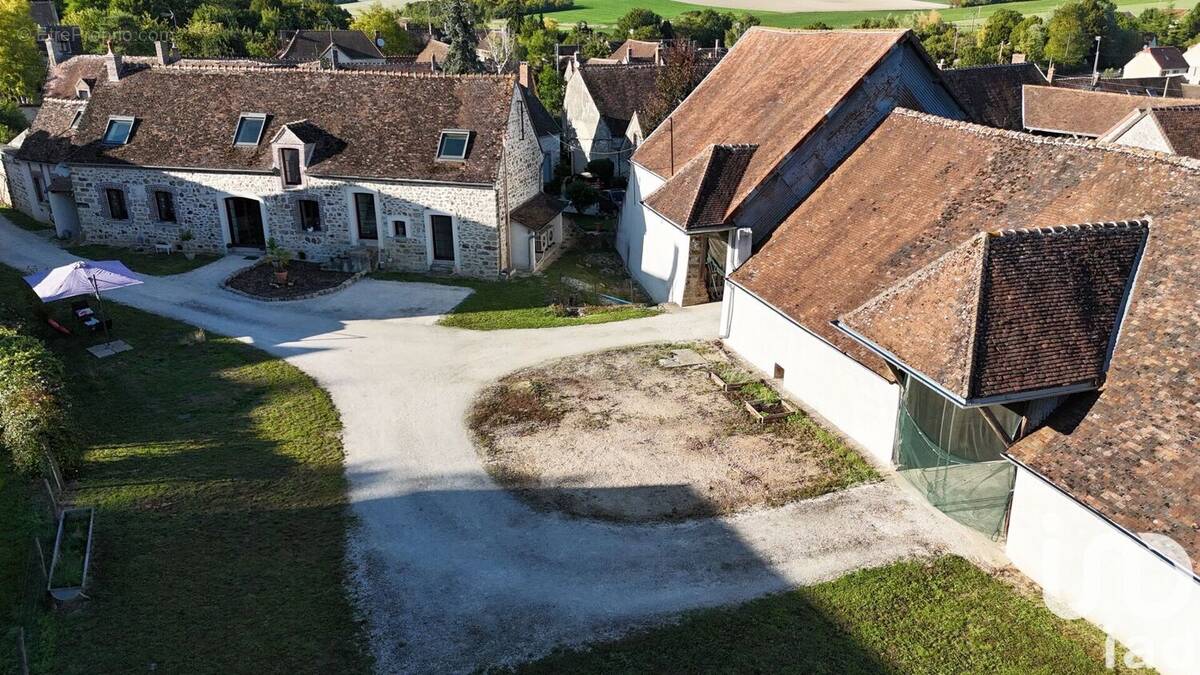 Photo 1 - Maison à LA LOUPTIERE-THENARD