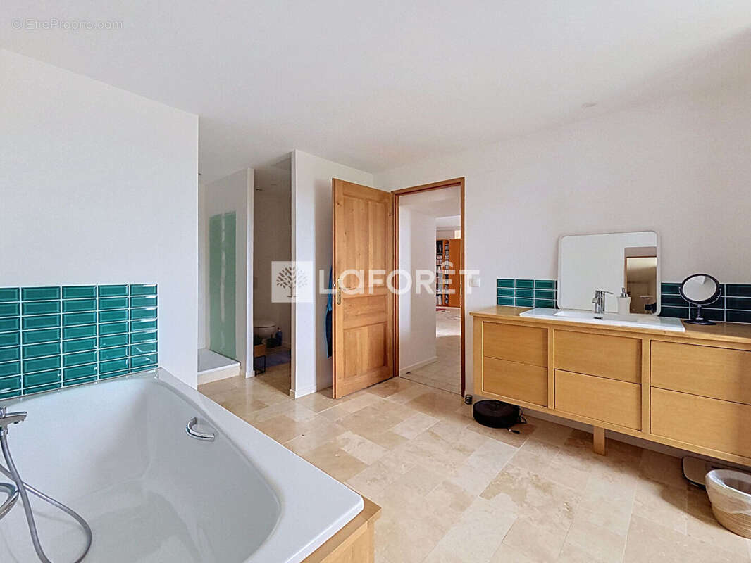 Demeure béarnaise avec piscine entre Salies de Béarn et Orthez 8 pièces 290m² - photo 12