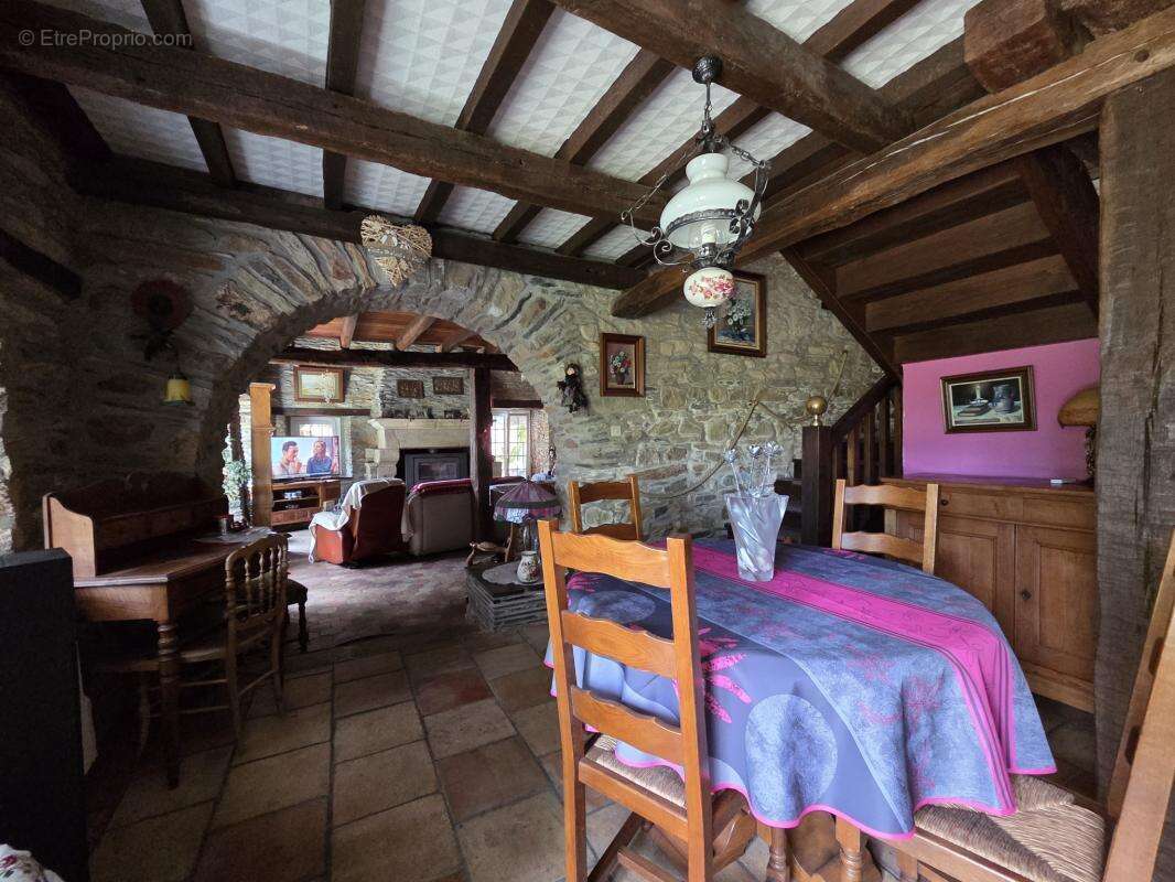 Maison à MUR-DE-BRETAGNE