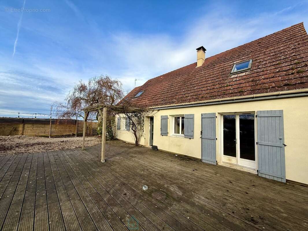 Maison à HEUBECOURT-HARICOURT