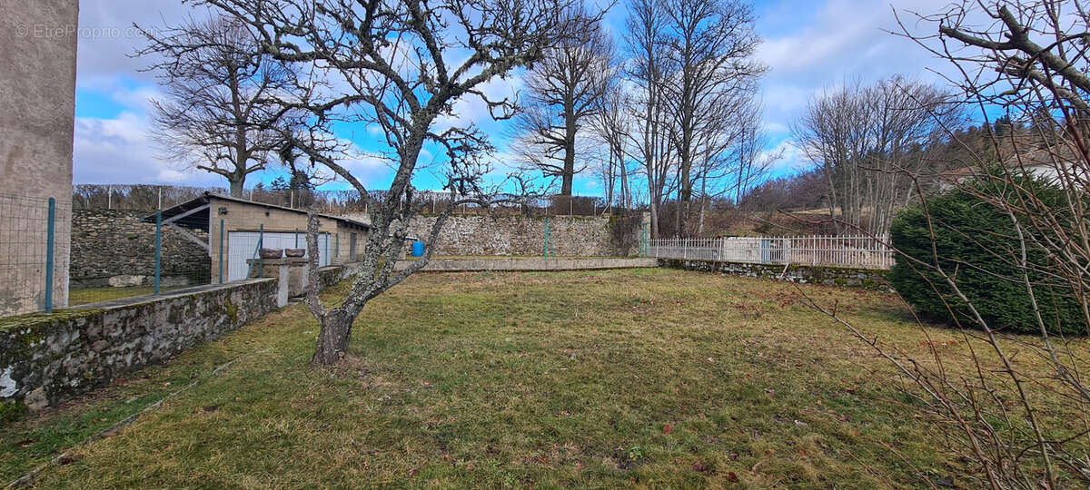 Appartement à SAINT-AGREVE