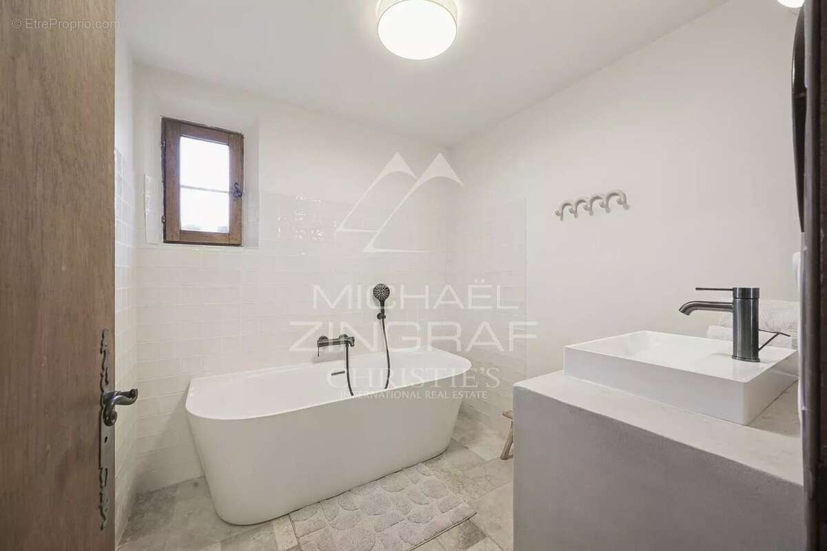 Maison à MANDELIEU-LA-NAPOULE