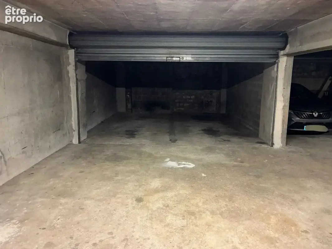 Parking à vendre à Paris-8e (75008) - photo 1