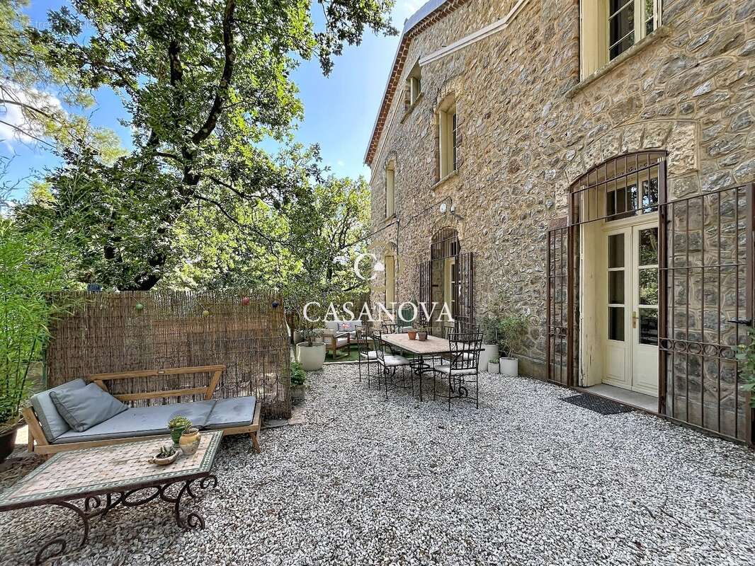Maison de caractère en pierre 1920 restaurée, 300 m² habitables (dont gîte) + annexes aménageables. terrain de 5 000 m² avec pis - photo 21