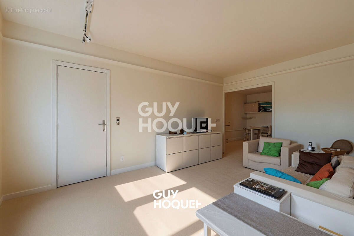 Appartement à PARIS-10E