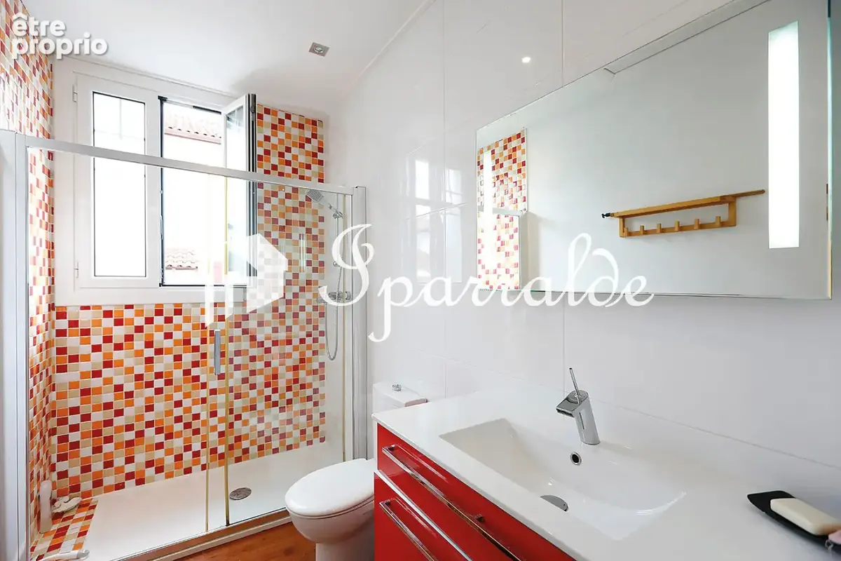 Superbe Maison de type T5 CENTRE VILLE tout à pied à HENDAYE 64700 - photo 43
