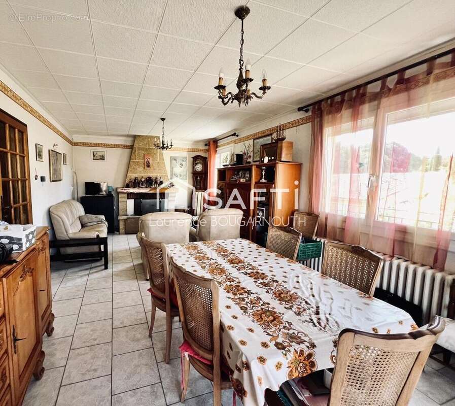 Maison 144 m² à Villeneuve-Les-Avignon  - photo 5