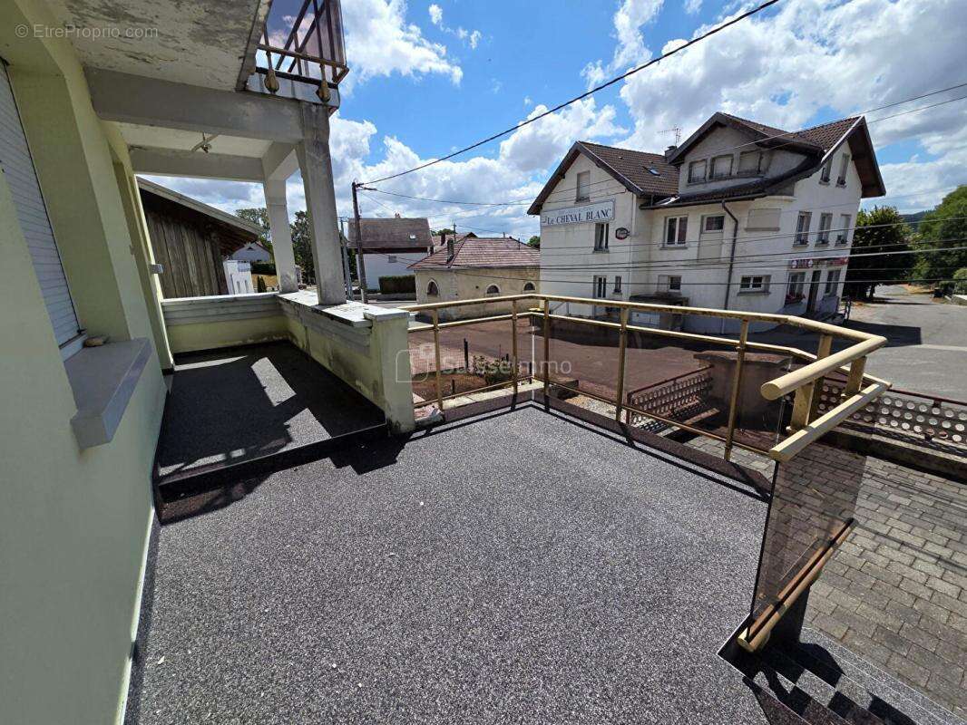 Appartement t5 111.1 m² 169000 euros - photo 5