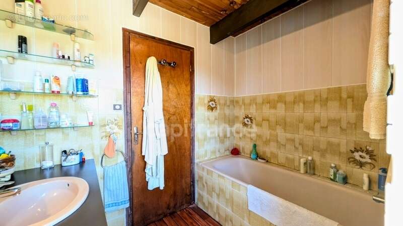 Lanarvilly - Maison 140 m² - 6 Chambres - Terrain 3000 m² - photo 19
