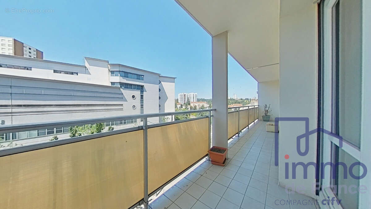 Appartement à SAINT-ETIENNE
