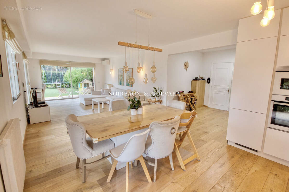 Appartement à LE CANNET