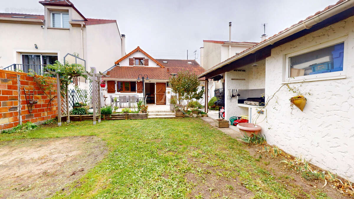 Maison à CLICHY-SOUS-BOIS