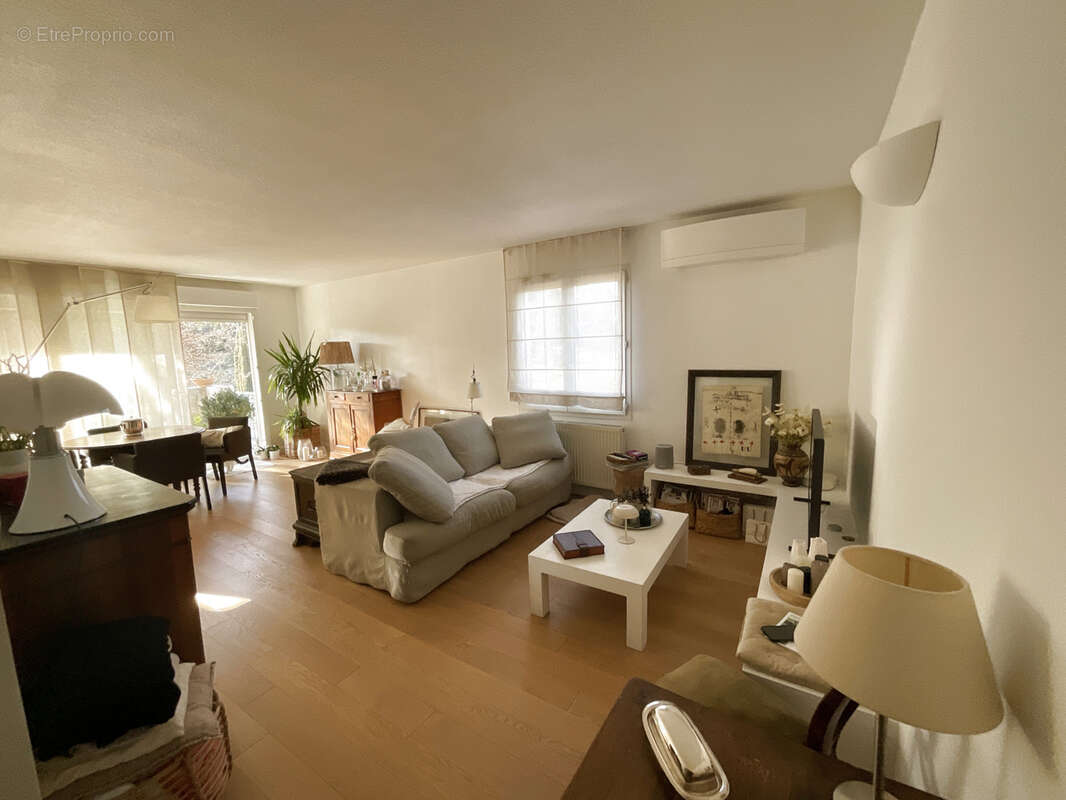 Appartement à LA COLLE-SUR-LOUP