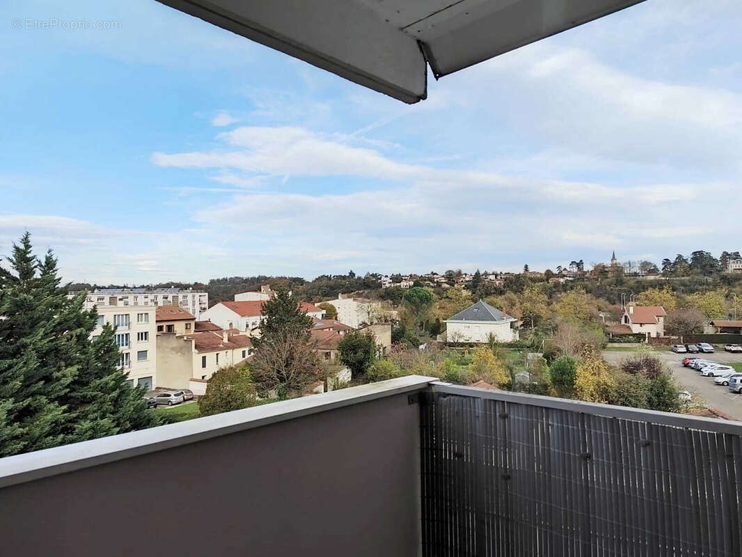 Appartement à SATHONAY-CAMP