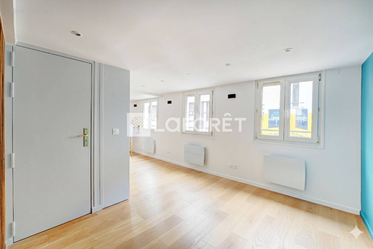 Appartement à PARIS-14E