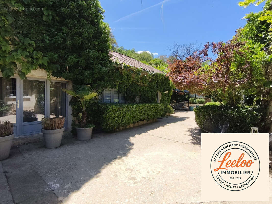 Commerce 245 m² à Saint-Cybranet  - photo 2