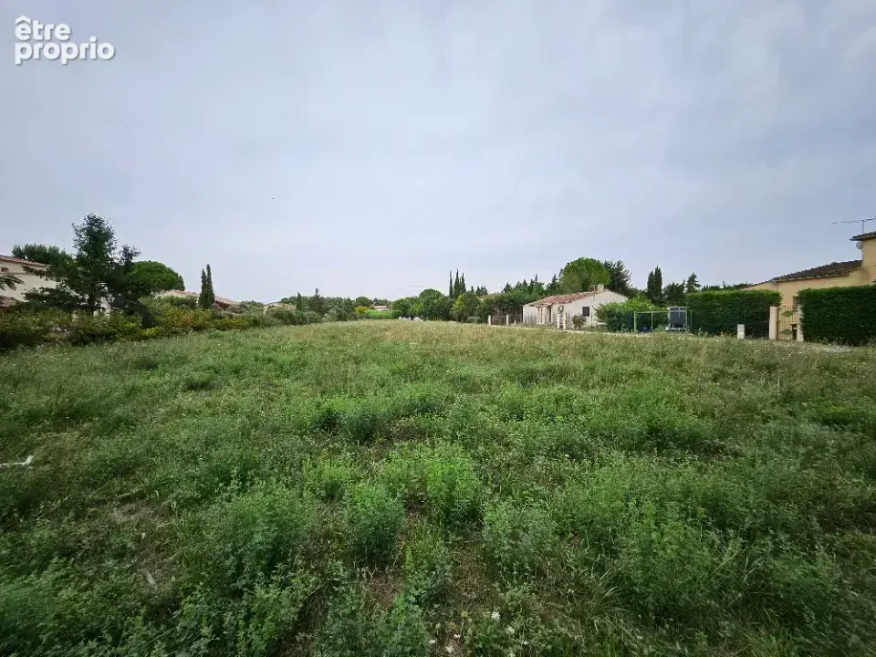 Terrain 600 m² à Fontvieille  - photo 3