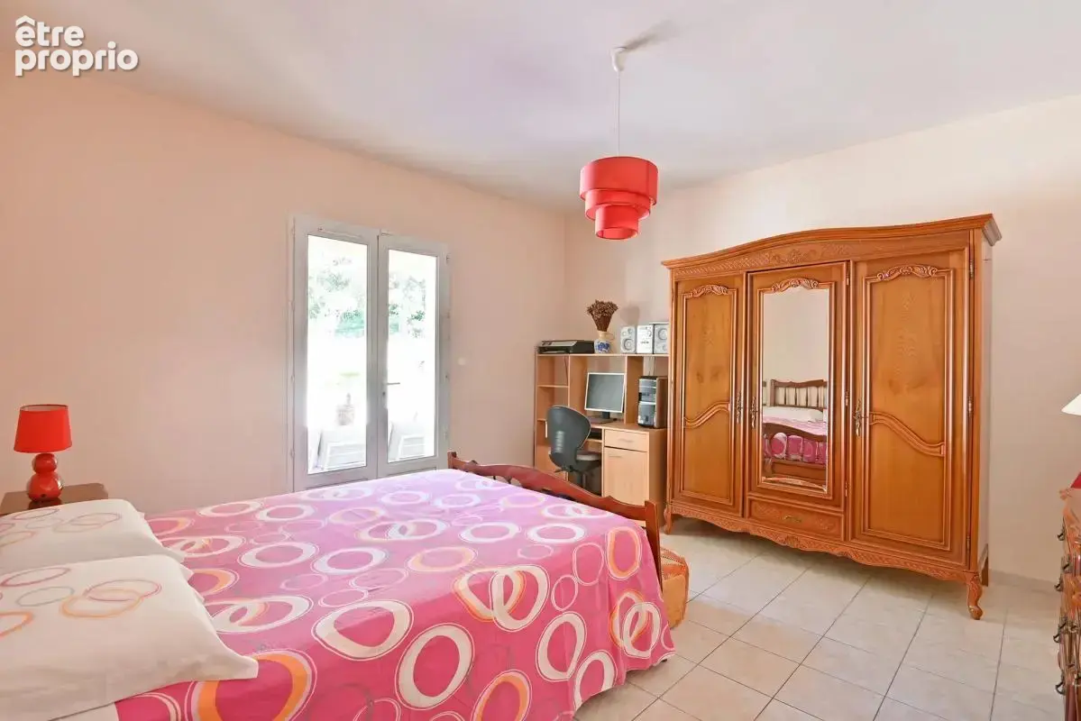 Maison de 11 pièces d'environ 130 m² à Nîmes avec piscine - photo 9