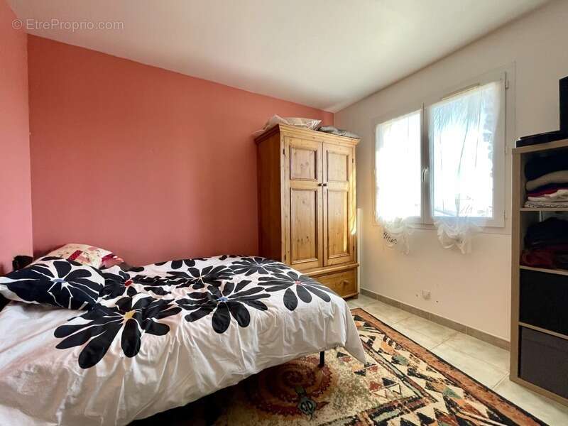 Maison à SAINT-LAURENT-D'AIGOUZE