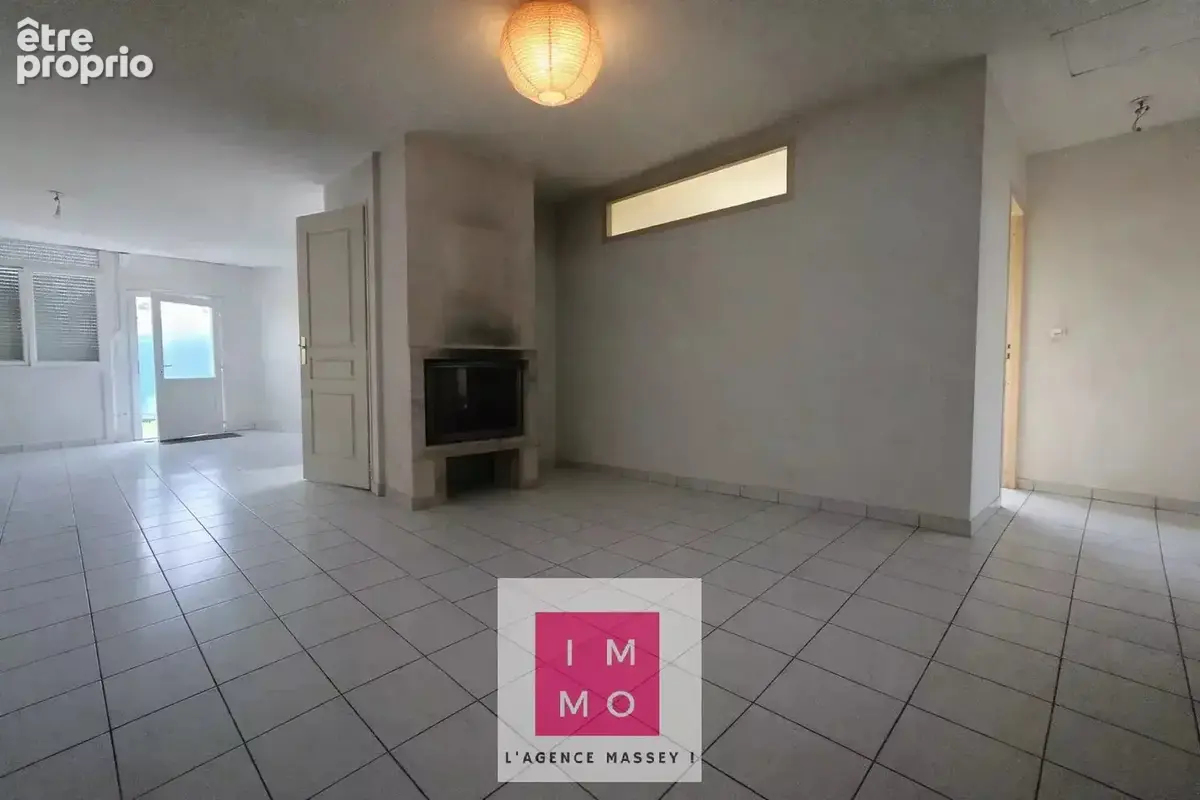 Maison  t3 plain pied 92m² + atelier/depot 222m² + dépendances 140m² - photo 4