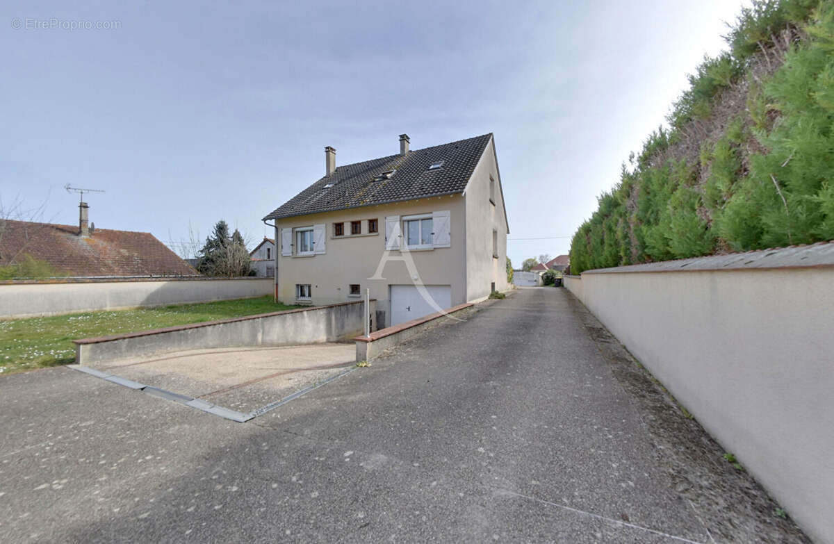 Maison à APPOIGNY