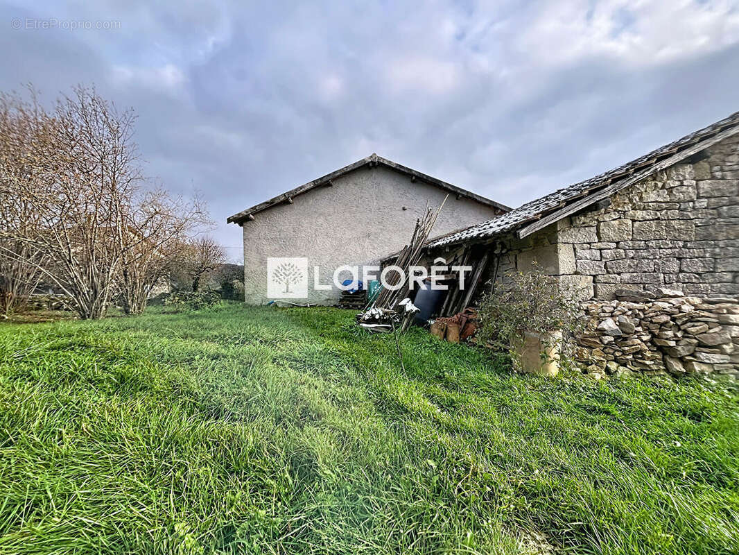 Maison à SAINT-JULIEN