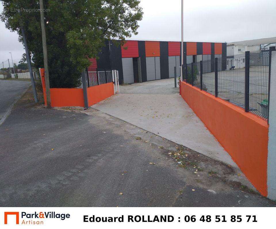 Local et box d'activité de 30m² / 45 000 euros / Site gardienné - photo 4