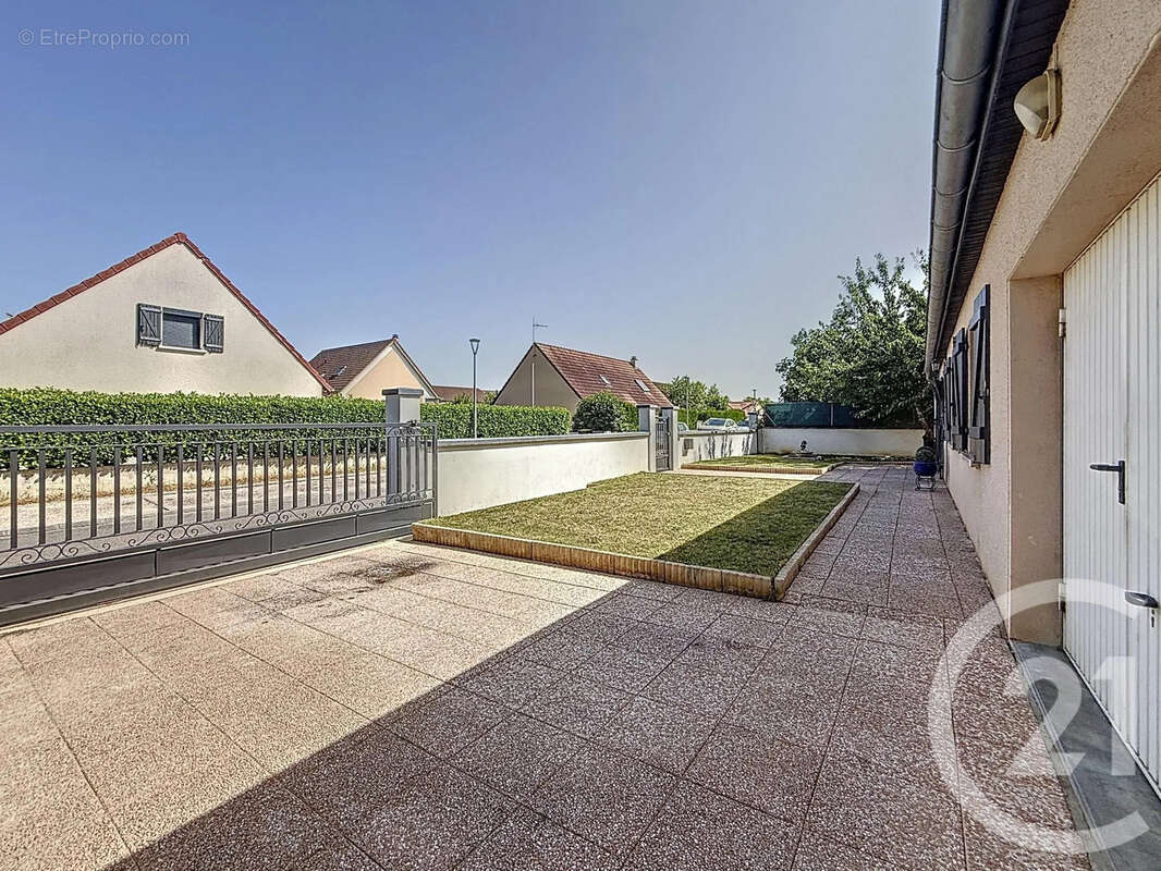 Maison à NEUILLY-LES-DIJON