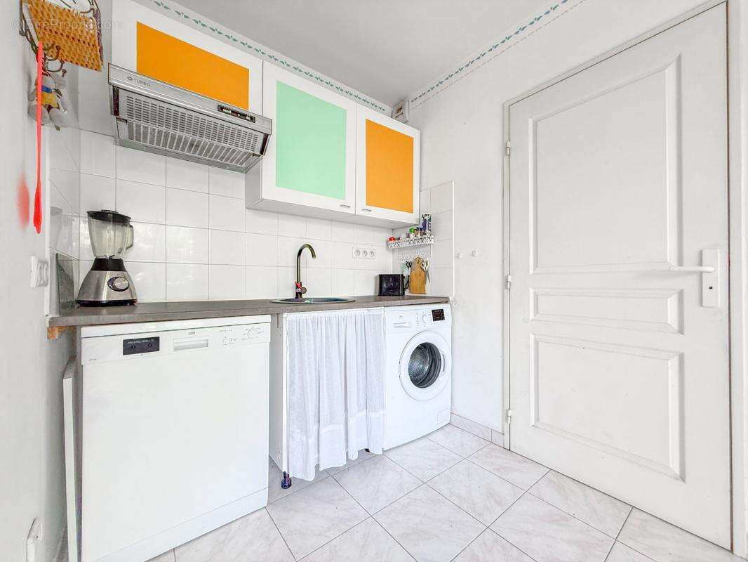 Appartement à SAINT-LAURENT-DU-VAR