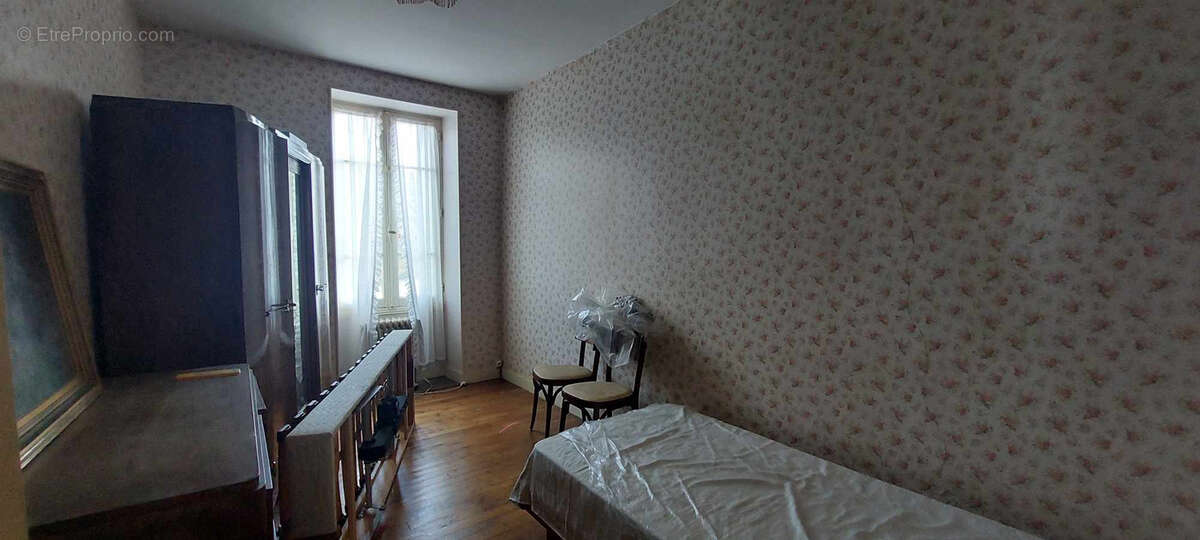 Maison à MILLAC