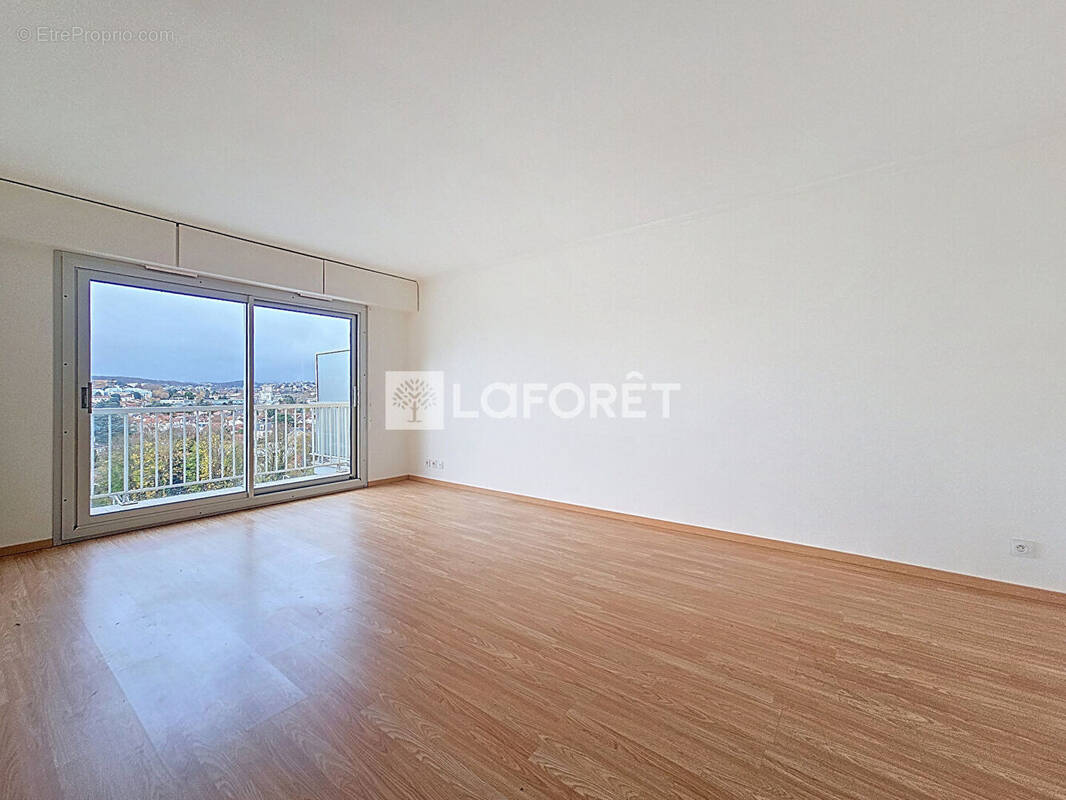 Appartement à BOURG-LA-REINE
