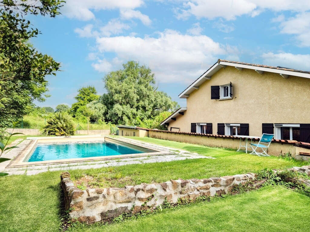 Maison à AUBERIVES-SUR-VAREZE