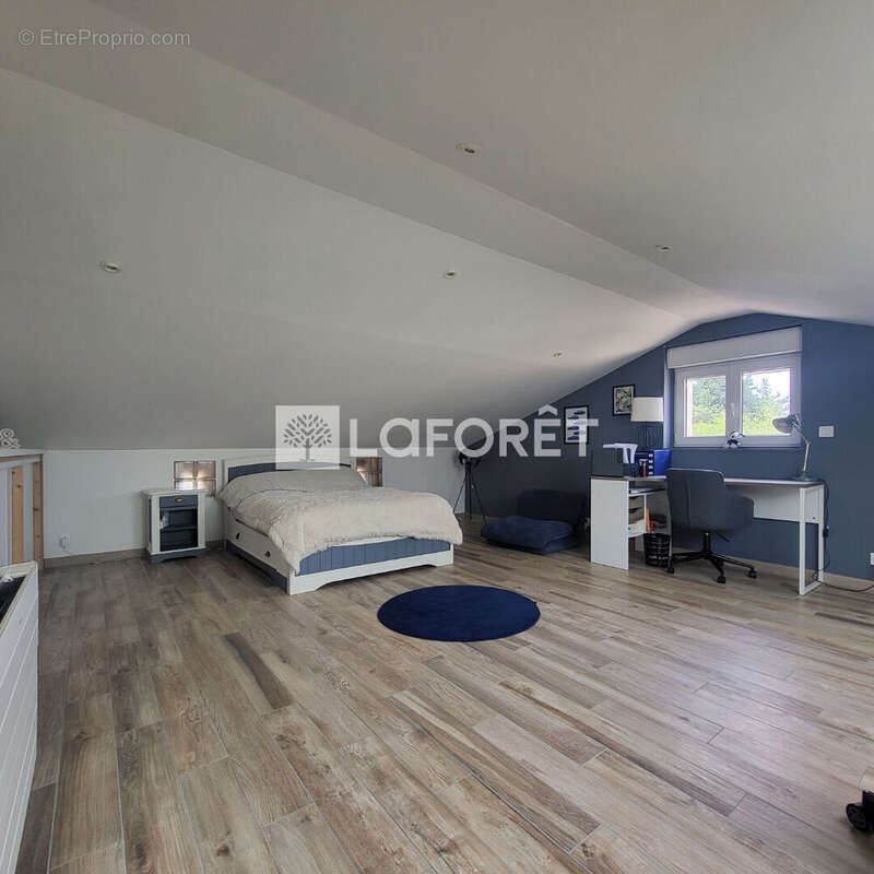 Maison à L'ISLE-SUR-LA-SORGUE