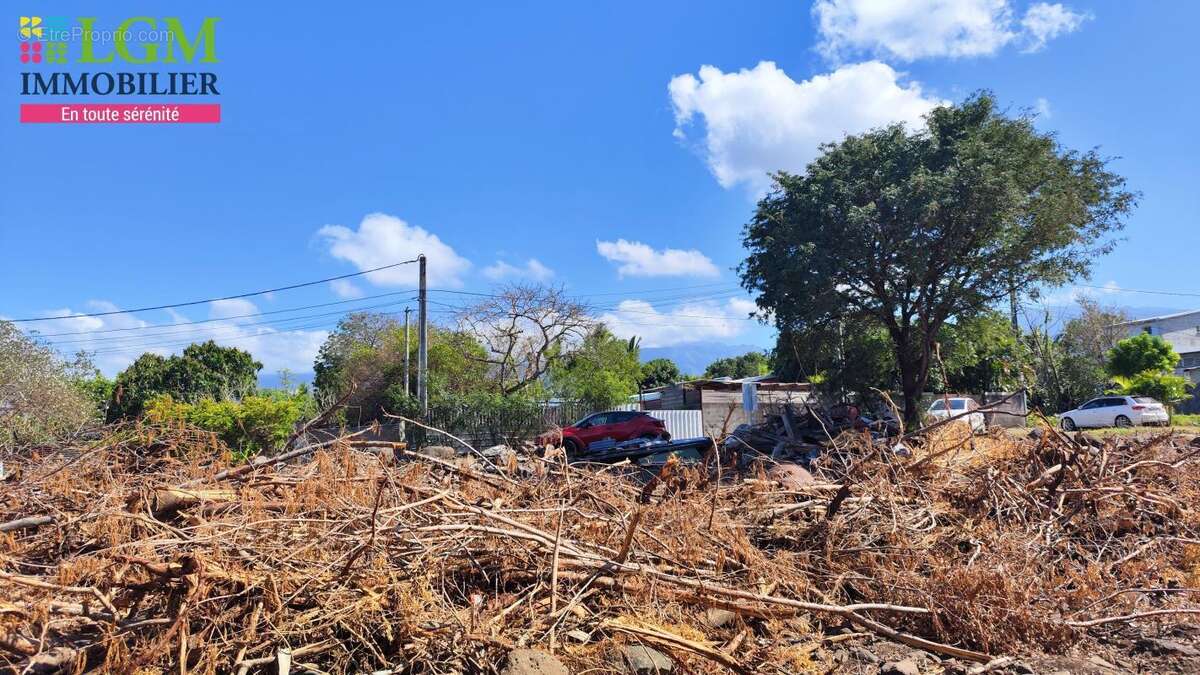 Terrain à SAINT-PIERRE