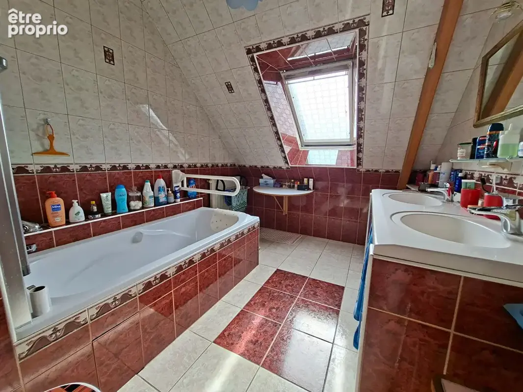 Maison 5 chambres - Bourg de Saint André Des Eaux - photo 11