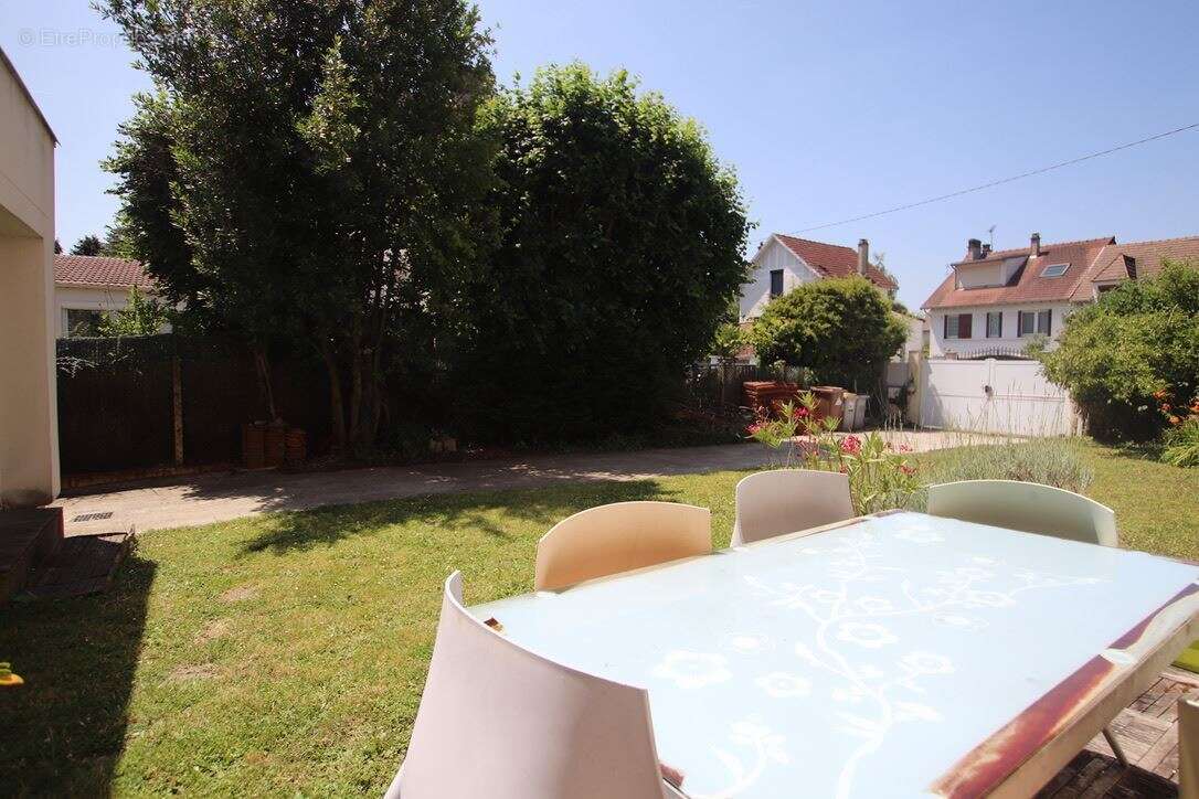 Maison à BOIS-D'ARCY