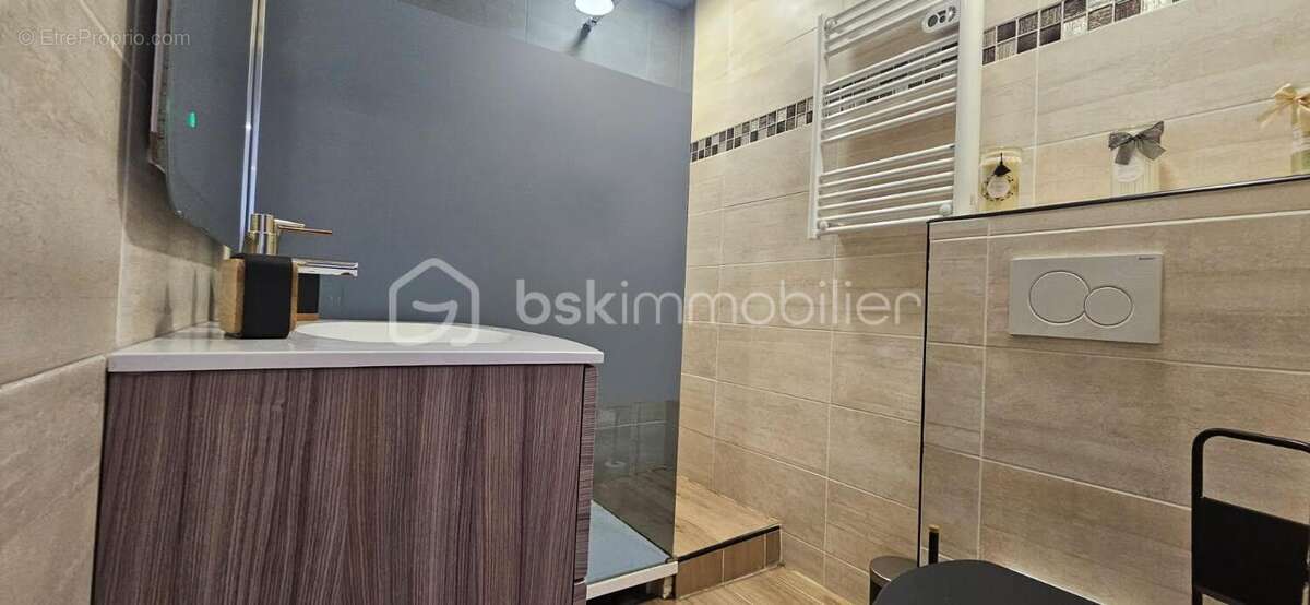 Appartement à LE PONT-DE-CLAIX