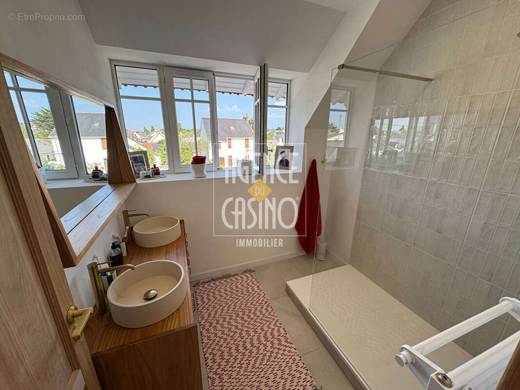 Maison en pierres, Le Pouliguen, proche centre bourg, 5 pièce(s) 138.36 m2 - photo 11
