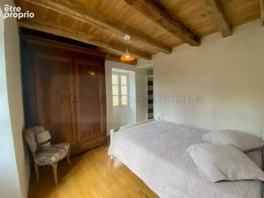Exceptionnelle propriete en pierre de caractere restauree avec  dependances - photo 12