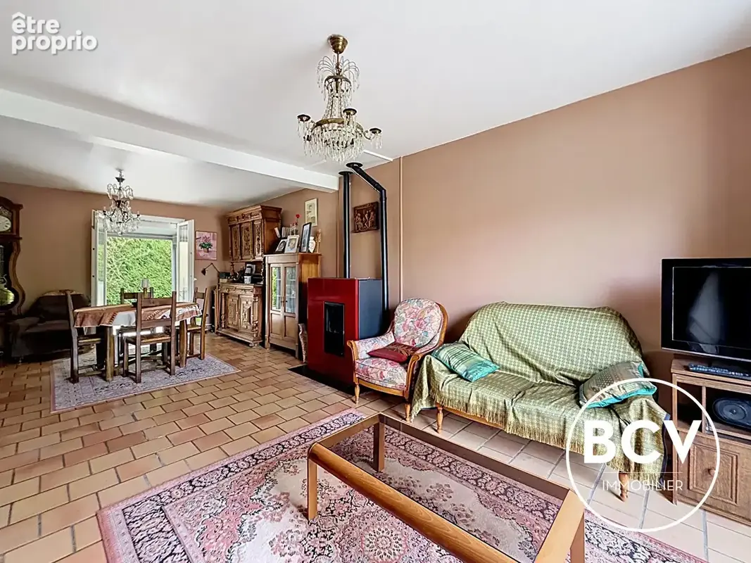 Maison familiale avec jardin et garage - photo 3