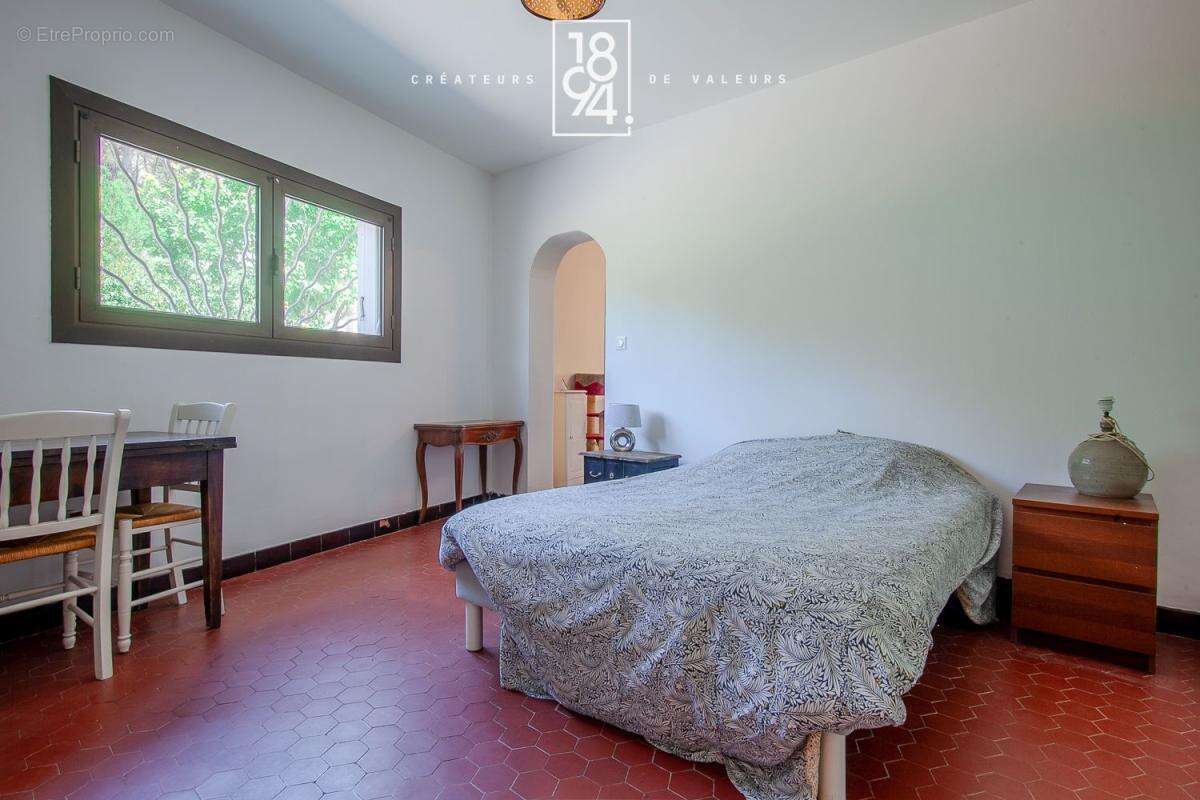 Maison avec jardin et garage, 2 chambres et un bureau à Cabries - photo 7