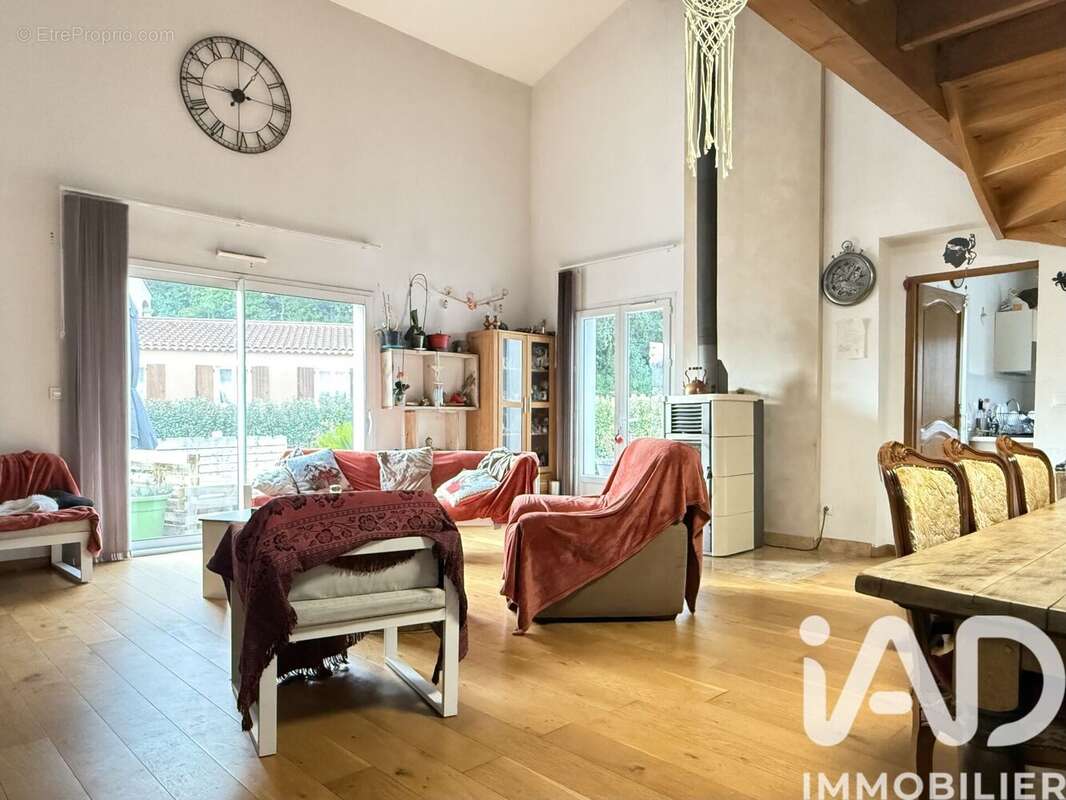 Photo 2 - Maison à BESSE-SUR-ISSOLE