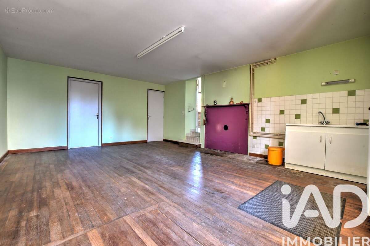 Maison 113 m² à La Celle-Dunoise  - photo 7