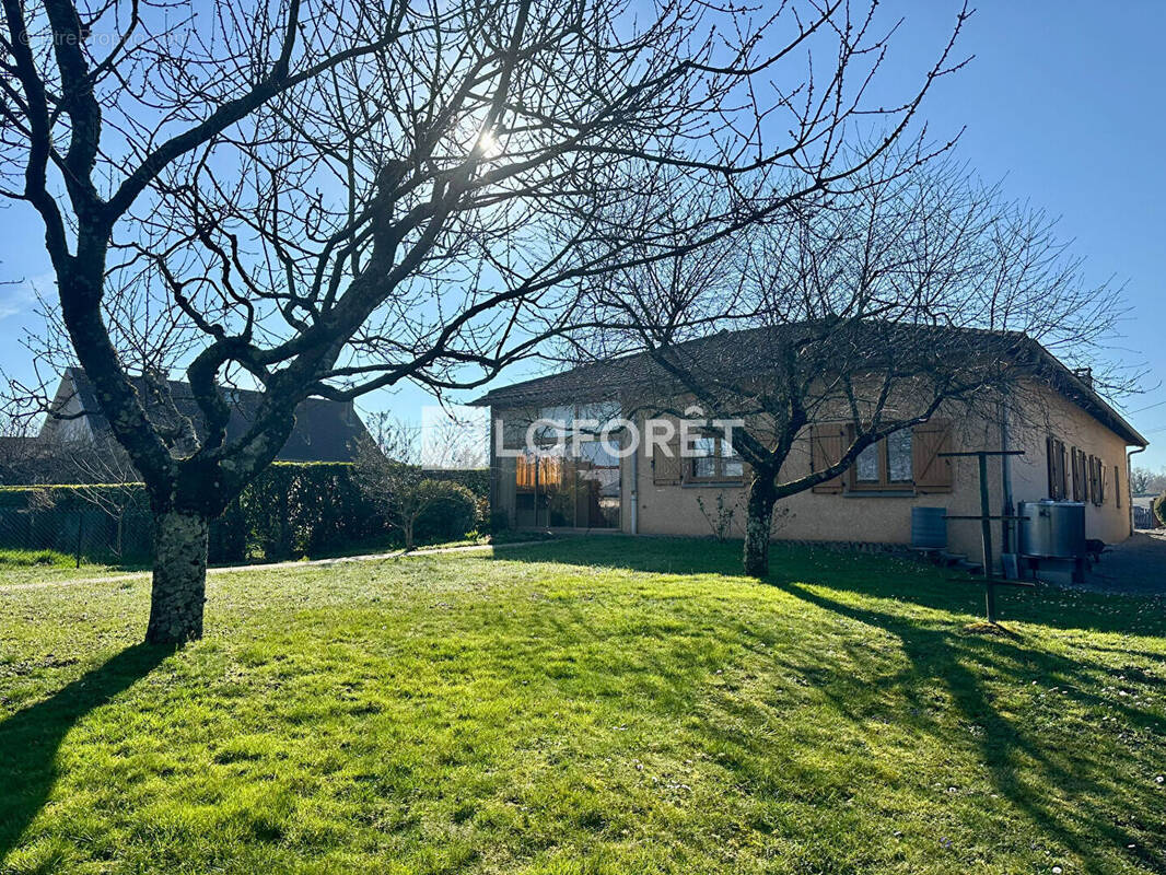 Maison à SAINT-PAUL-DE-VARAX